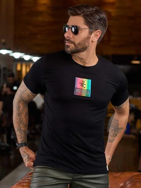 CAMISETA MASCULINA STREETWEAR COM ESTAMPA PIT BULL COLORIDA ESTILOSA GOLA O MODA