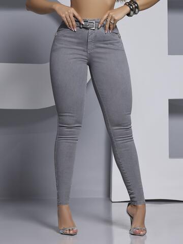 CALÇA FEMININA PERFEITA COM COR SOFISTICADA E CINTO EXCLUSIVO DE PEDRARIA